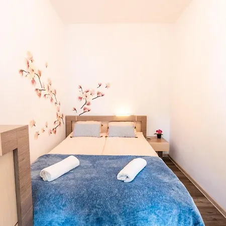 Victus Apartamenty, Bella