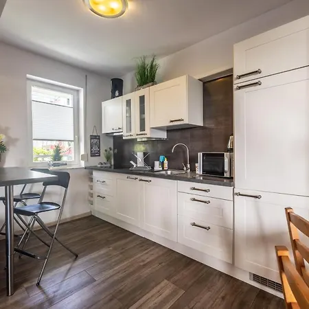 Victus Cozy With Underground Parking By Renters Appartement *